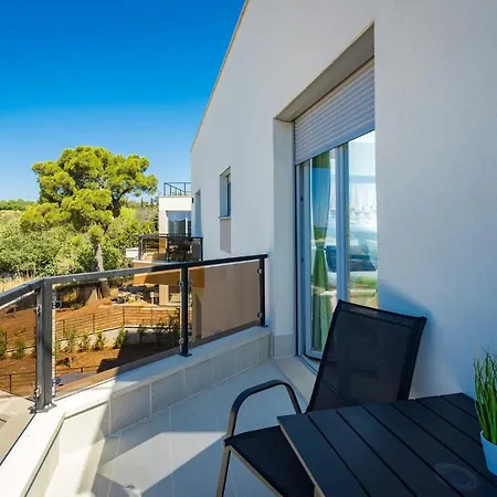 Lavanda Villa *